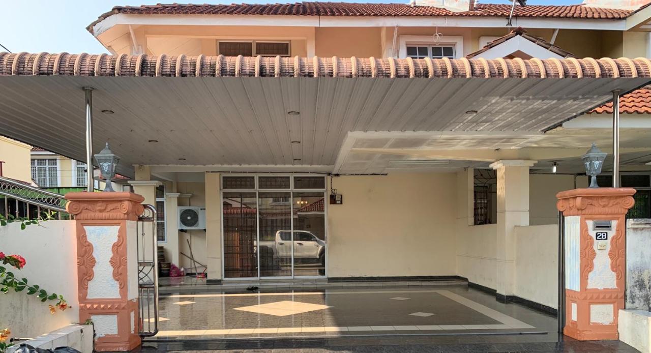 Awani Homestay Seberang Jaya Permatang Janggus Kültér fotó